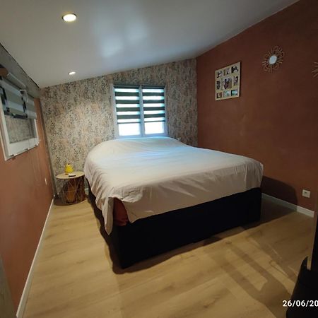 Bed and Breakfast Chambre Au Coeur Du Luberon Céreste Exterior foto