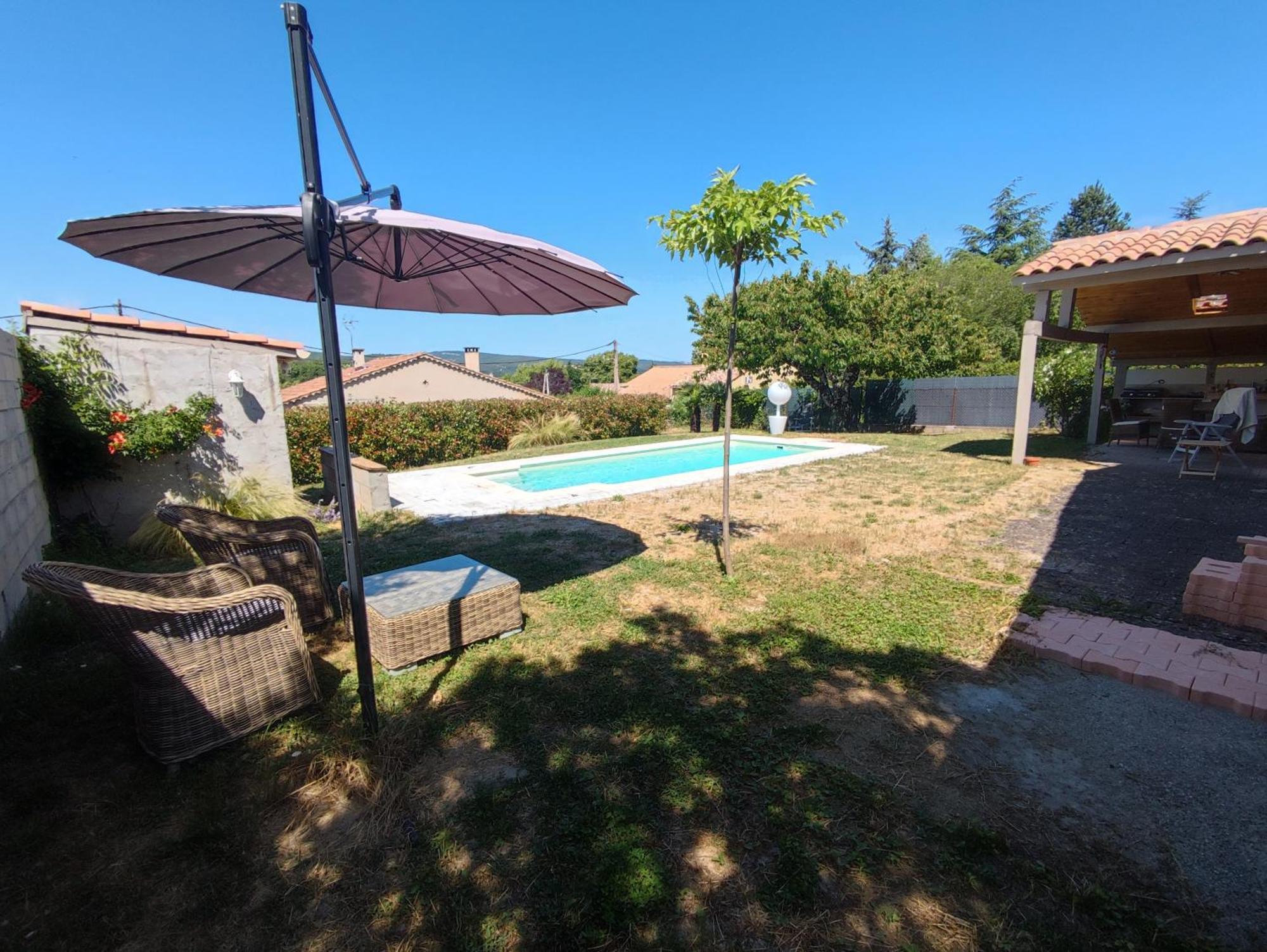 Bed and Breakfast Chambre Au Coeur Du Luberon Céreste Exterior foto